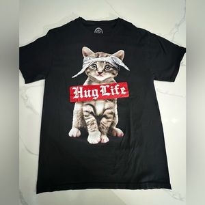 “Hug Life” Thug Kitty Shirt size small great condition